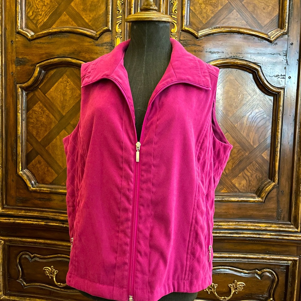 Allison Daley Petite Magenta Quilted Vest.  Size 12P. Excellent Condition
